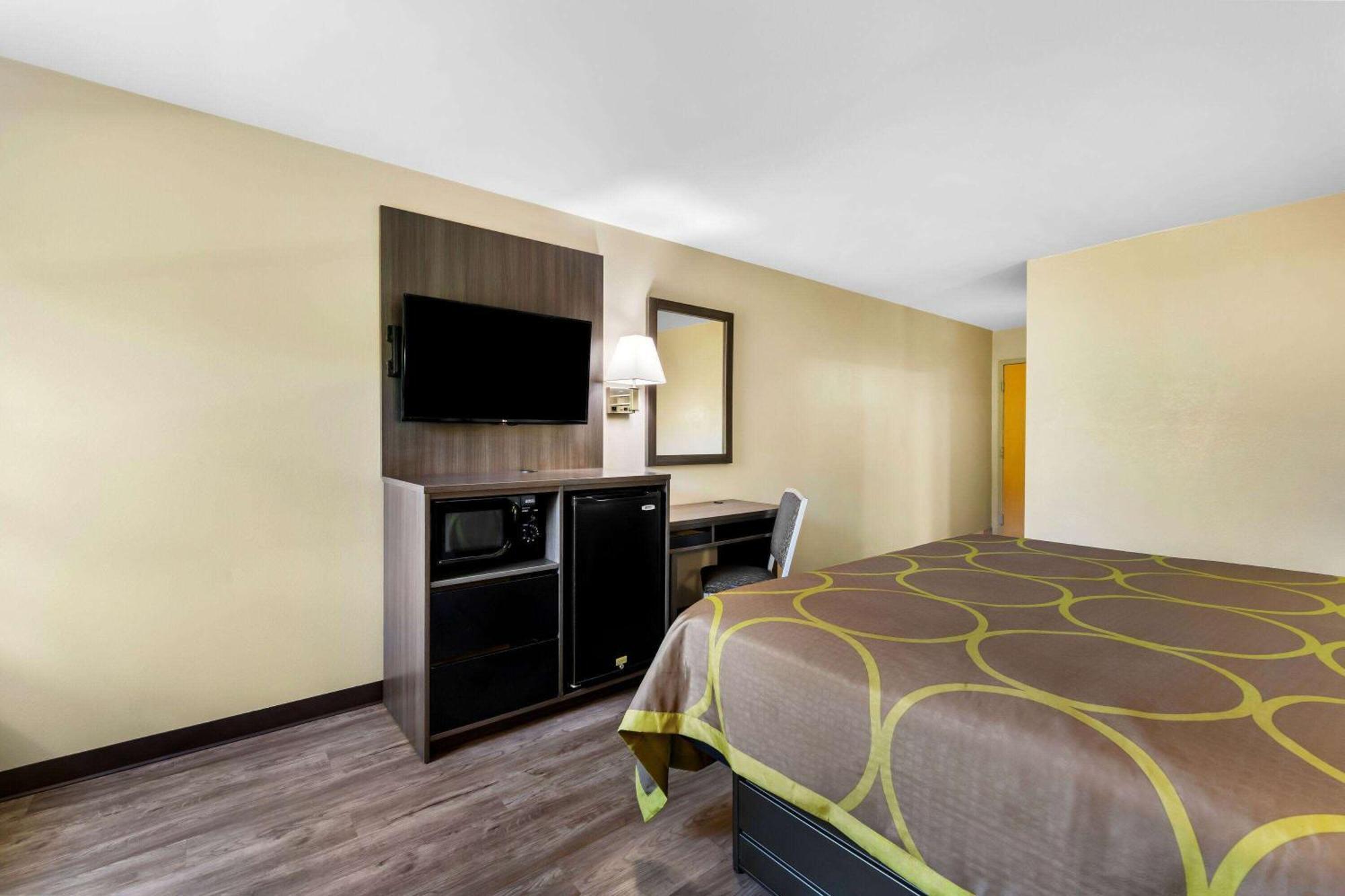Hotel Super 8 By Wyndham Dickson Esterno foto