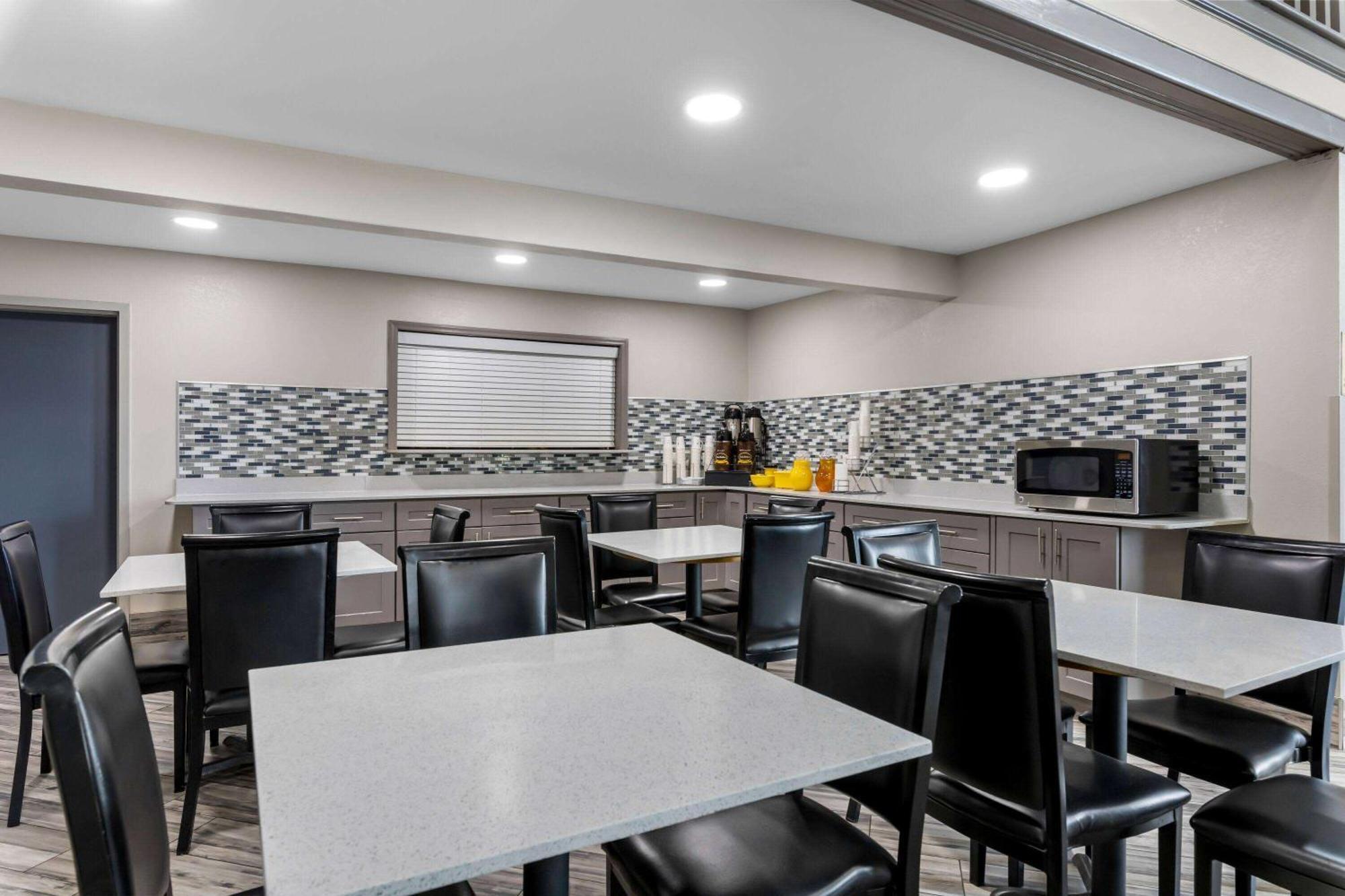 Hotel Super 8 By Wyndham Dickson Esterno foto