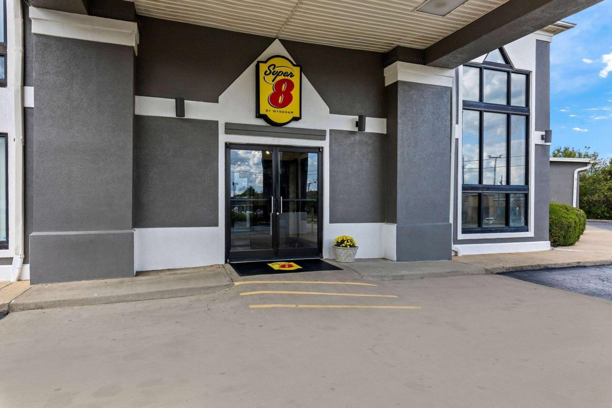 Hotel Super 8 By Wyndham Dickson Esterno foto